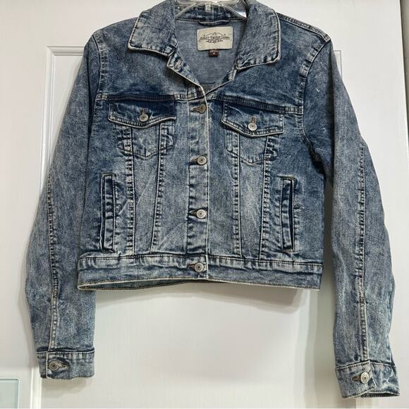 Ashley Vintage Charm Blue Denim Jacket, Acid Wash, Medium - Picture 2 of 13